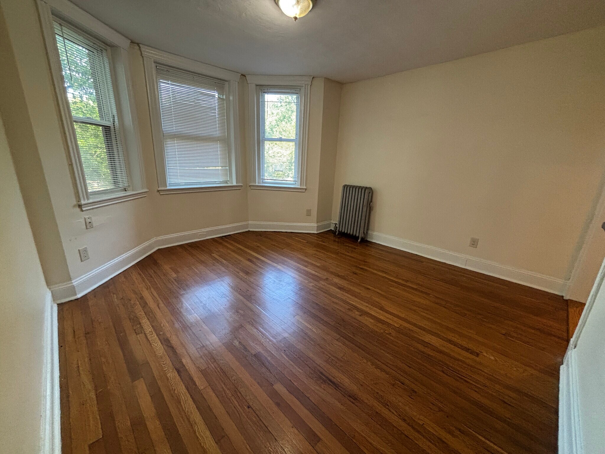 Building Photo - 360 Riverway