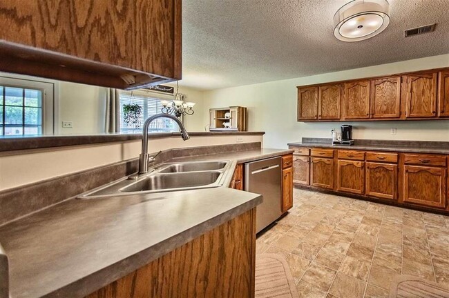 Building Photo - 5335 Mahogany Ridge Dr