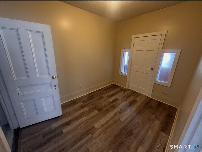 Building Photo - 26-28-28 Lenox St