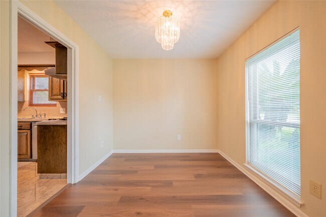 Building Photo - 9202 Benning Dr