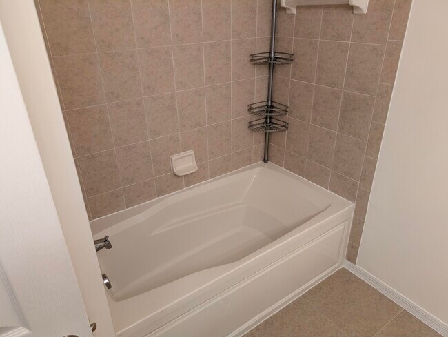 Building Photo - 2062 SE Glen Ridge Dr