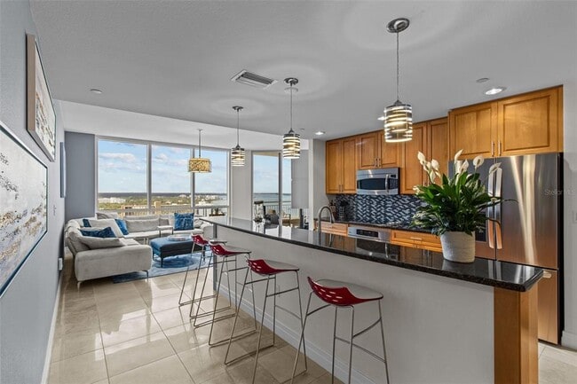 Building Photo - 331 Cleveland St