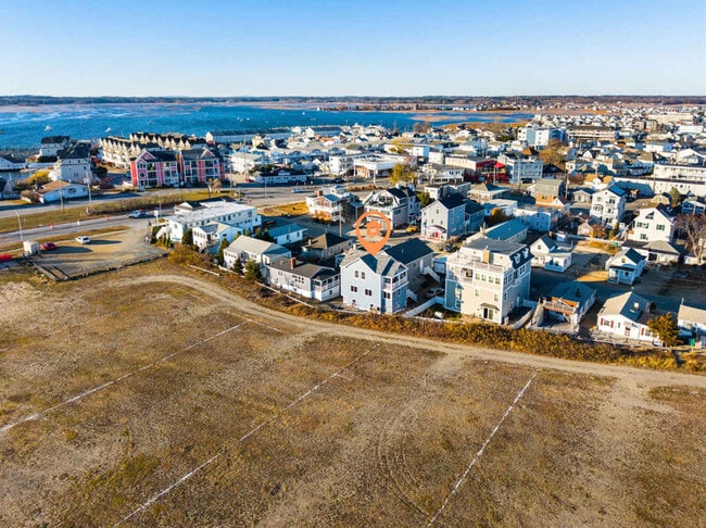 Building Photo - 12 Epping Ave