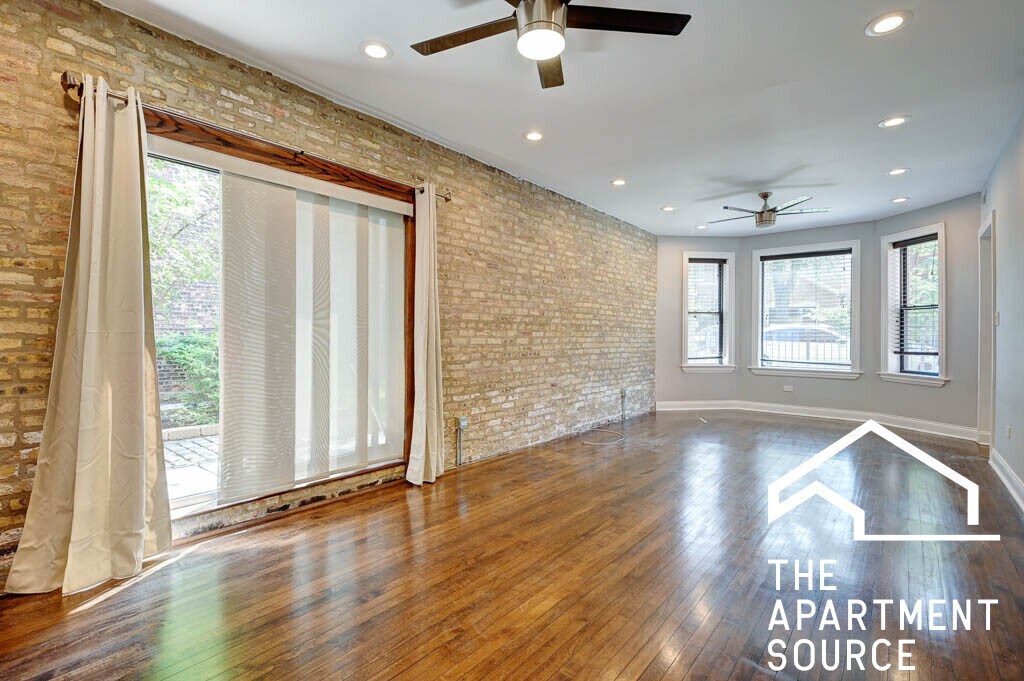 Building Photo - 2019 N Hoyne Ave