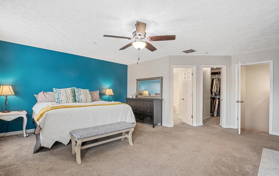 Building Photo - 10 Ironstone Ct