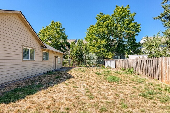 Building Photo - Single Family Ranch in Silverton