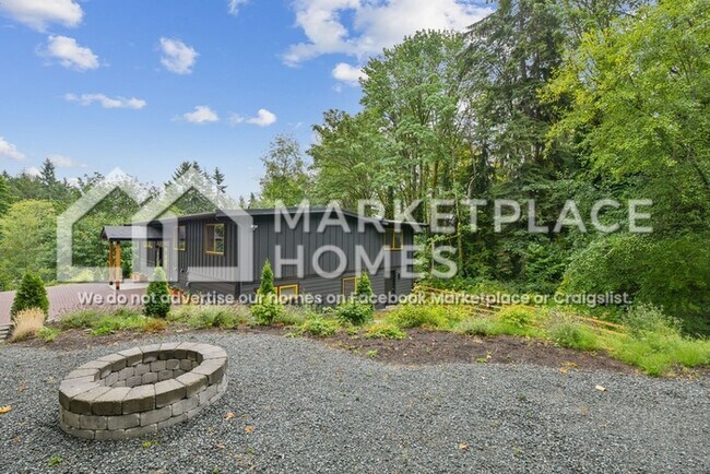 Building Photo - 2032 N Castle Way