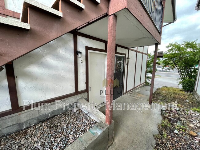 Building Photo - 1937 S 3rd St W