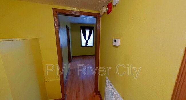 Building Photo - 237 E 21st St