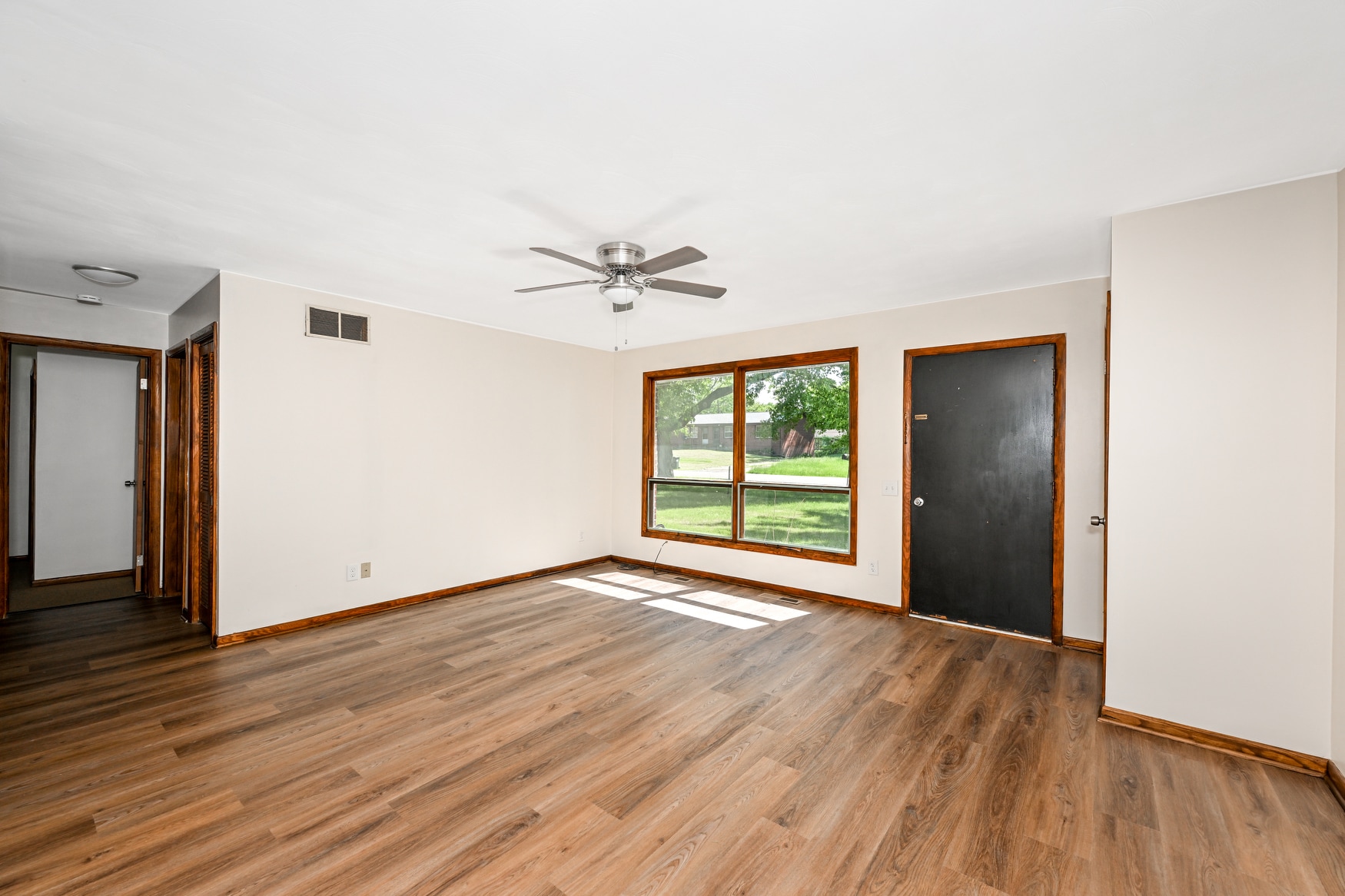 Building Photo - 3287 Delray Ave NW