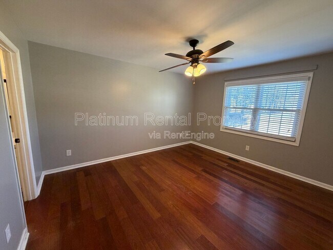 Building Photo - 240 Carter Rd