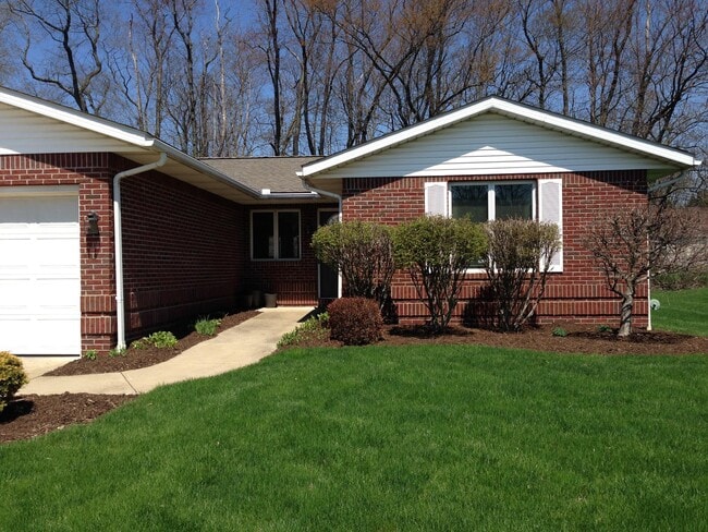 Building Photo - 2812 Eastwood Dr