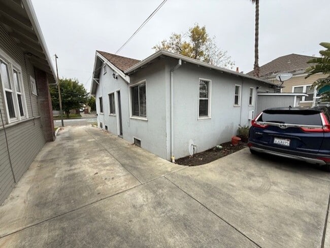 Building Photo - 182 N 11th St