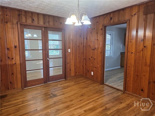 Building Photo - 8 Ronnie Ave