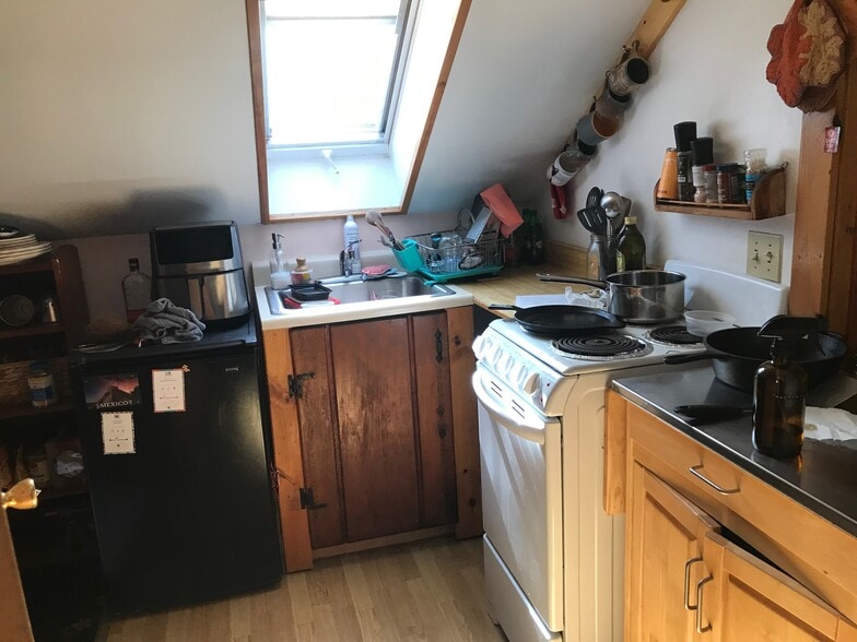 Compact but functional - 657 Maple Hill Rd