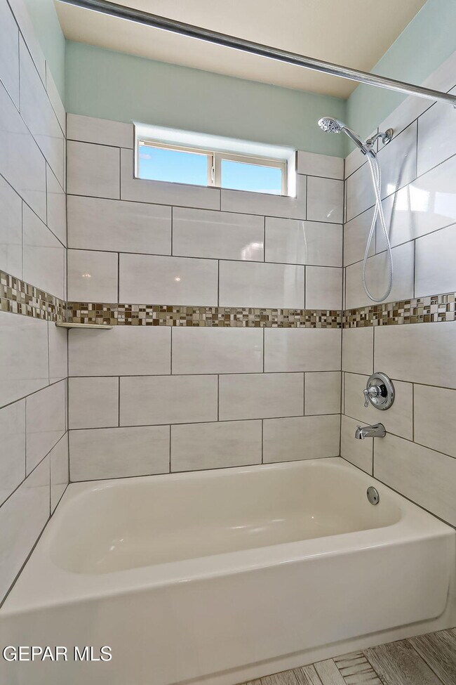 Building Photo - 3921 Desert Dunes Dr