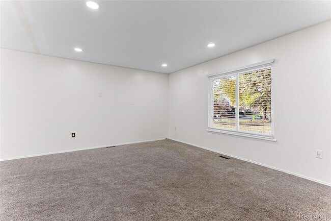 Building Photo - 22582 Winfield Rd