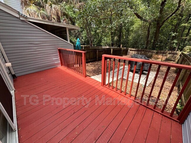 Building Photo - 8531 Sturbridge Cir E