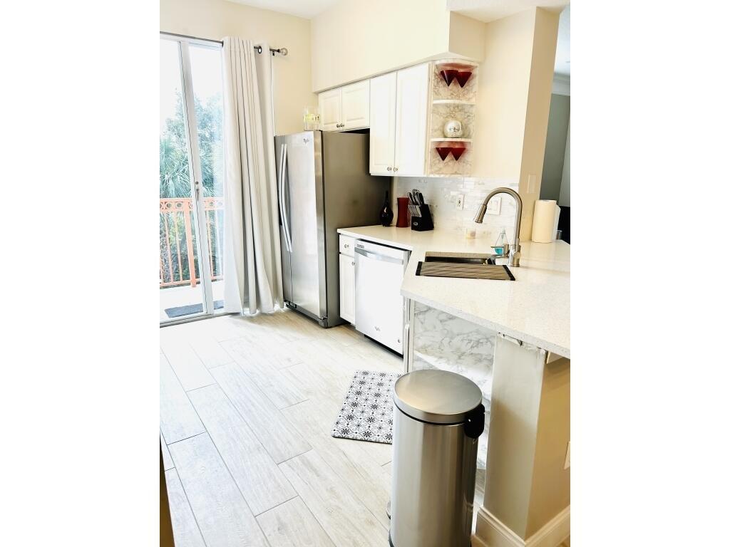 Building Photo - 2046 Alta Meadows Ln