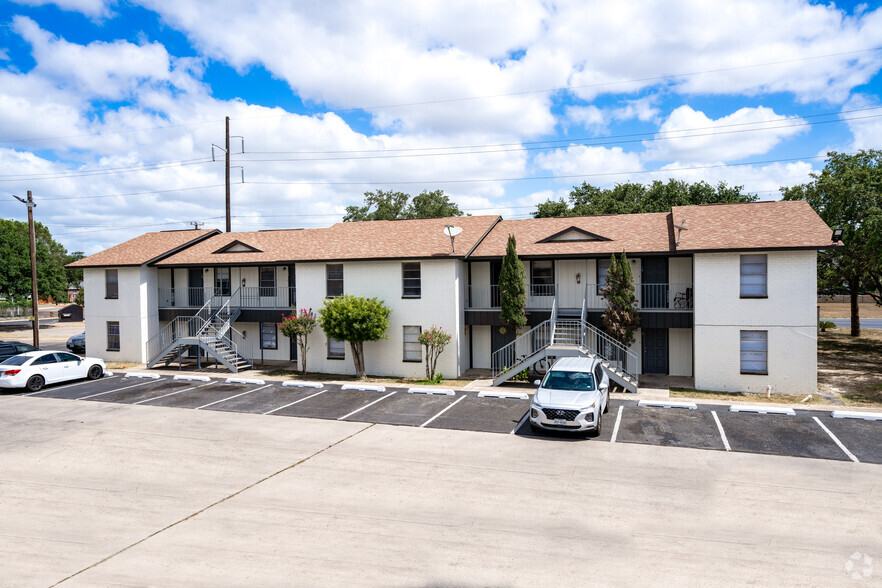 Primary - Live Oak Apartments