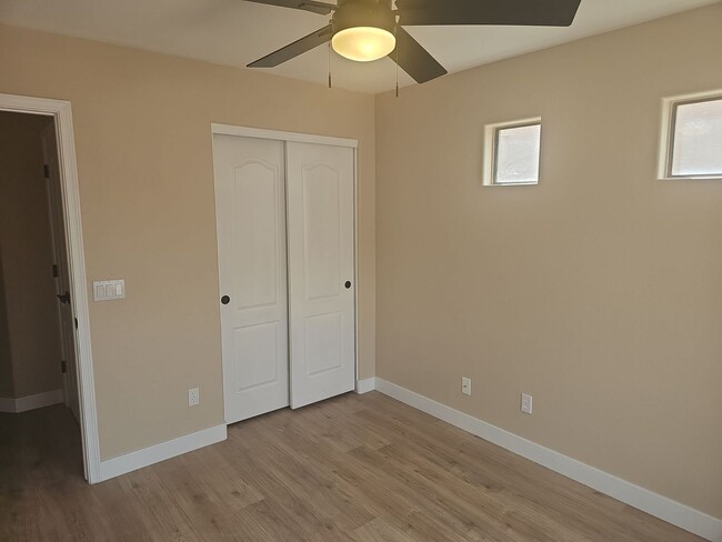 Building Photo - SPACIOUS and beautifully remodeled home! E...