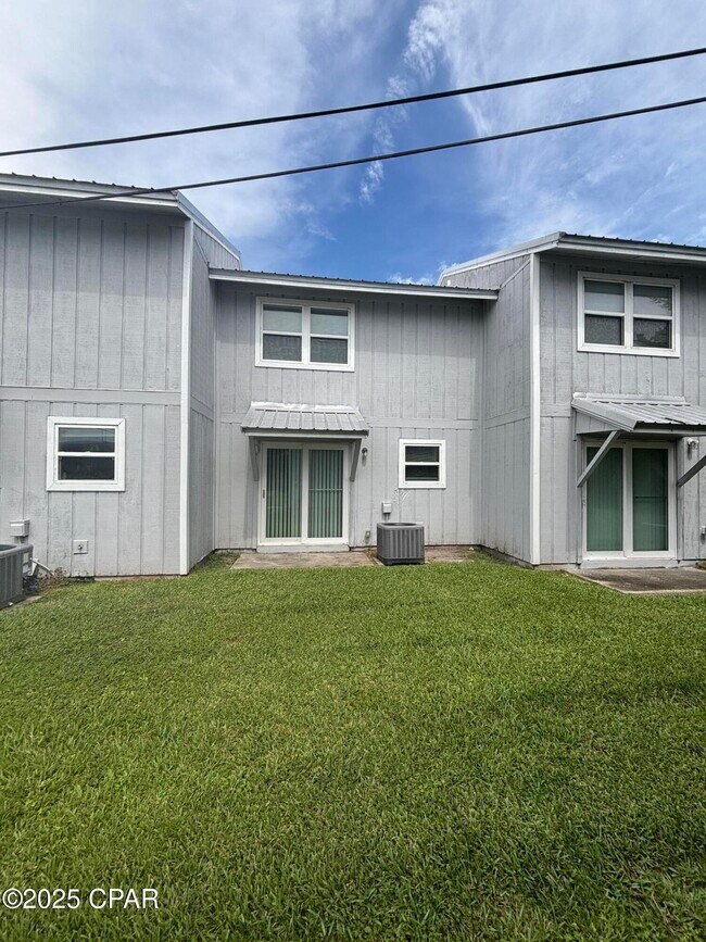 Building Photo - 1635 N James Ave