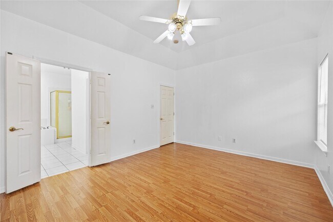 Building Photo - 2106 Hawks Rd