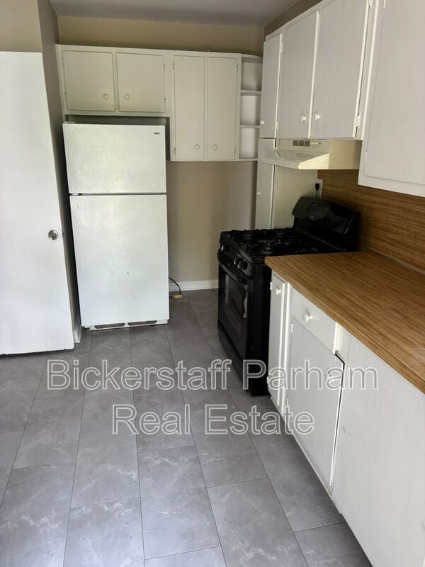 Building Photo - 3931 Dexter Dr