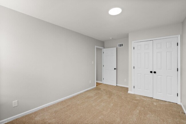 Building Photo - 2022 E Baltimore St