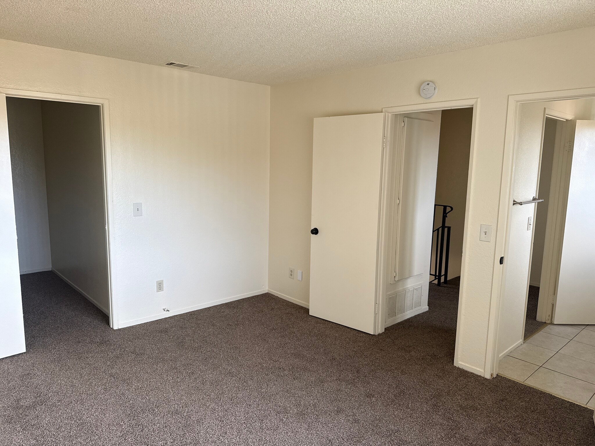 Building Photo - 701 Summerwood Ln