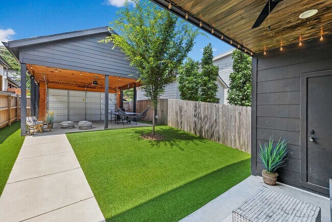 Building Photo - Fully Furnished - Designer Home (Flexible Lease Options)