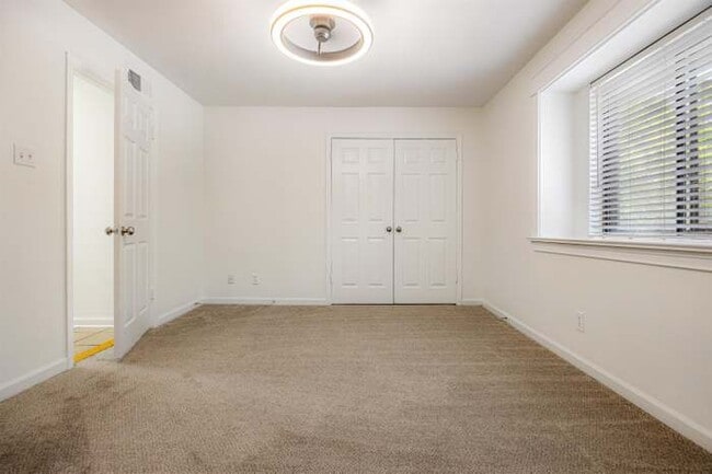 Building Photo - 1847 Gray Ridge Cove
