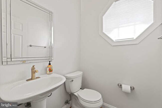 Building Photo - 1106 Pleasant Cir