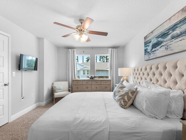 Building Photo - Brand New Furnished Townhome located just ...