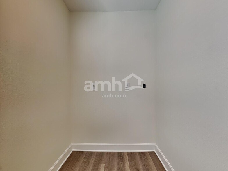 Building Photo - 2564 Spring Moss Ct