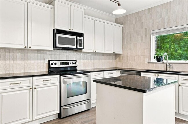 Building Photo - 1465 Liberty Pkwy NW