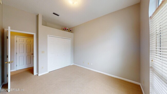 Building Photo - 11861 Lake Fern Dr