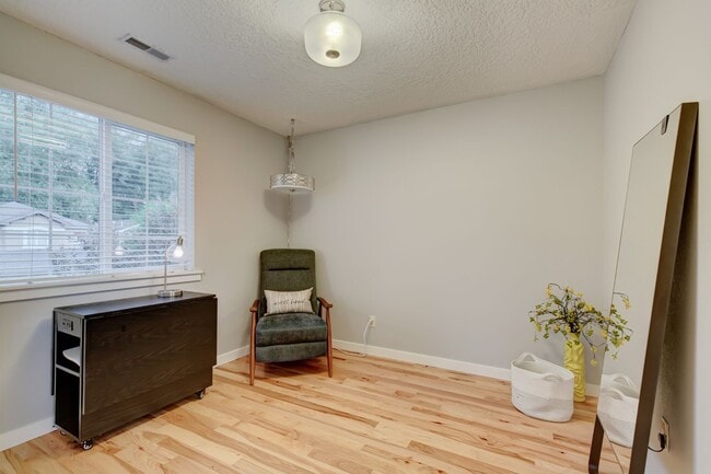 Building Photo - Sophisticated SE Boise Home Close To Downtown Boise