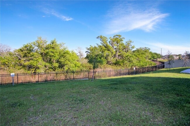 Building Photo - 1739 Post Oak Dr
