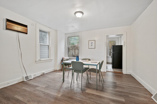 Building Photo - 2241 Hawthorne Ave