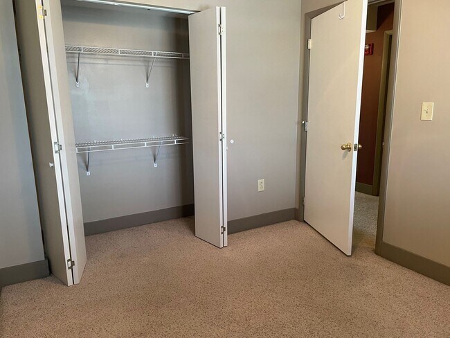 Building Photo - Lake Plaza #904- 3BD/2BA Available for FALL 2026! Rent includes use of ONE parking space in Lake ...