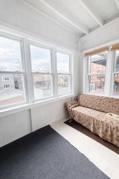 Building Photo - 2729 W Hirsch St