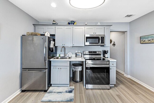 Building Photo - 405 Plantation Rd