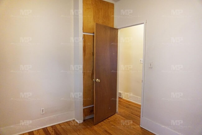 Building Photo - 642 S Meldrum St