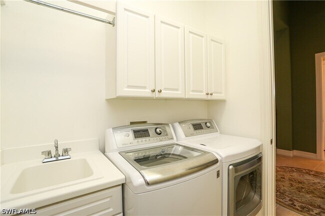 Building Photo - 6769 Bent Grass Dr