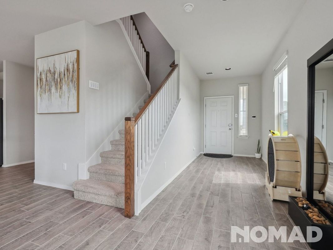 Building Photo - 101 Crescent St