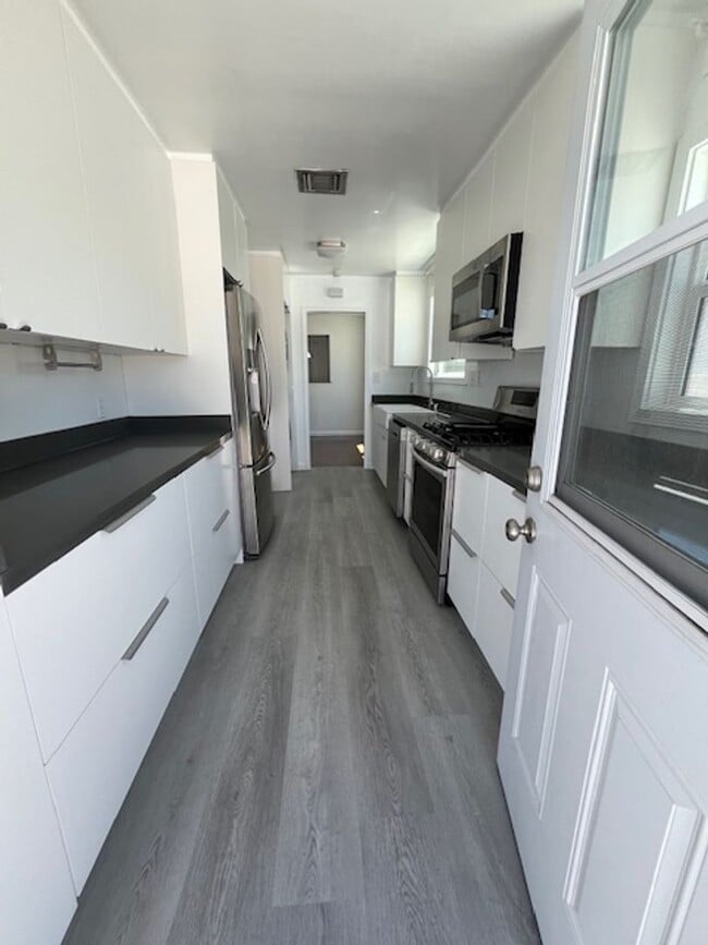 Building Photo - Beautiful Pool Home in Prime Van Nuys Location – 3 Bed / 2 Bath