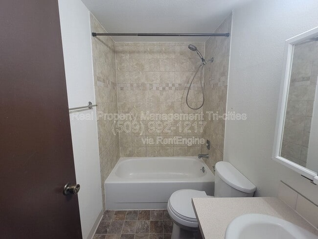 Building Photo - 8831 W Entiat Ave