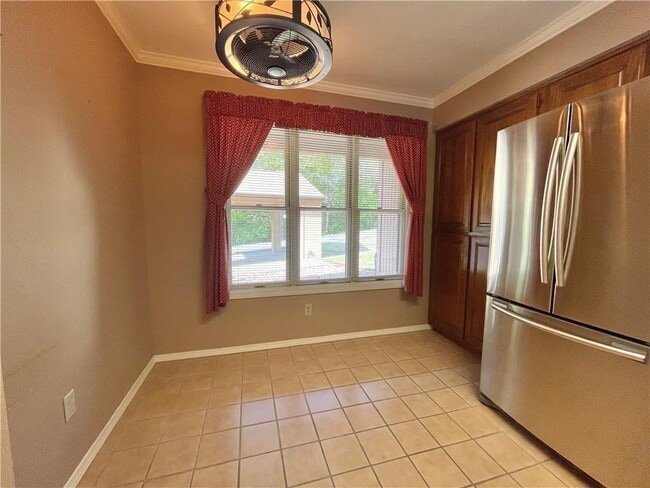 Building Photo - 12 Walter Dr