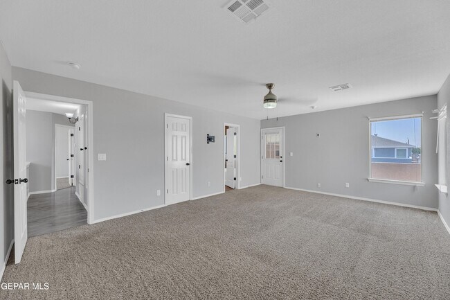 Building Photo - 14378 N Cave Dr